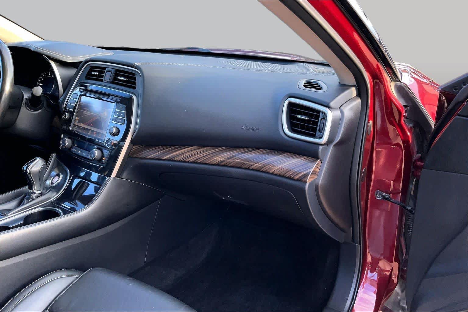 Used 2017 Nissan Maxima Platinum FWD image 17