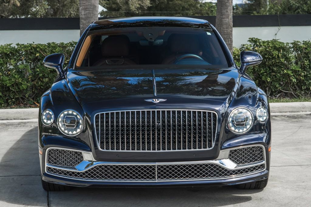 Used 2022 Bentley Flying Spur V8 image 12