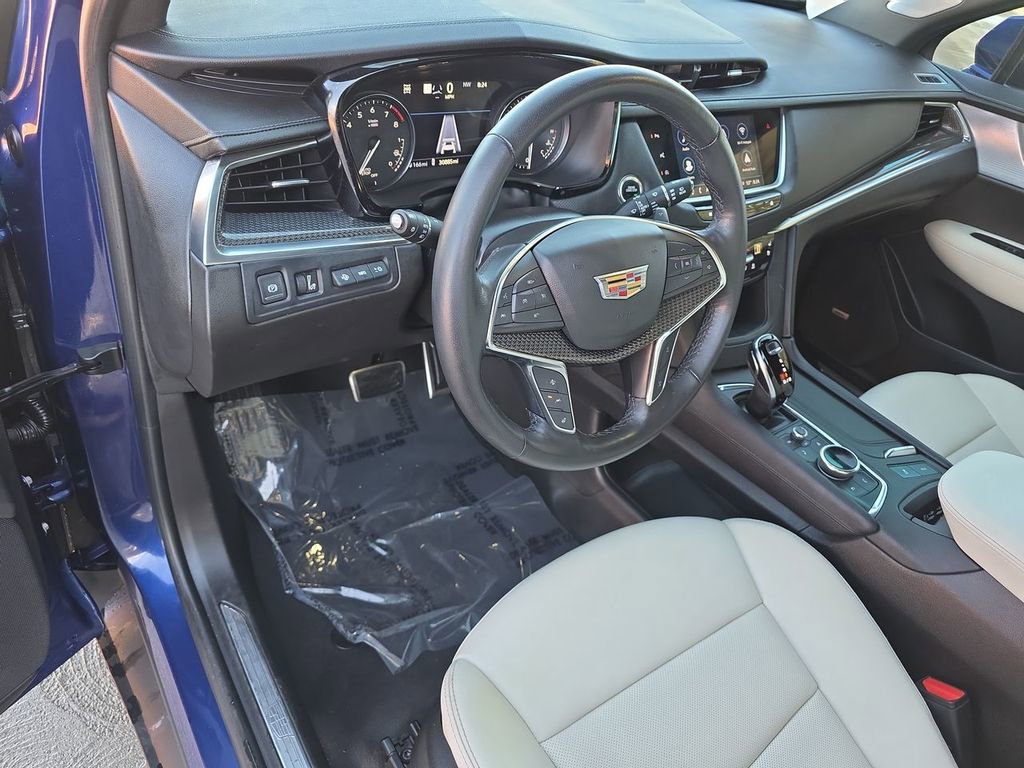 Certified 2023 Cadillac XT5 Sportv w/ Technology Package image 10