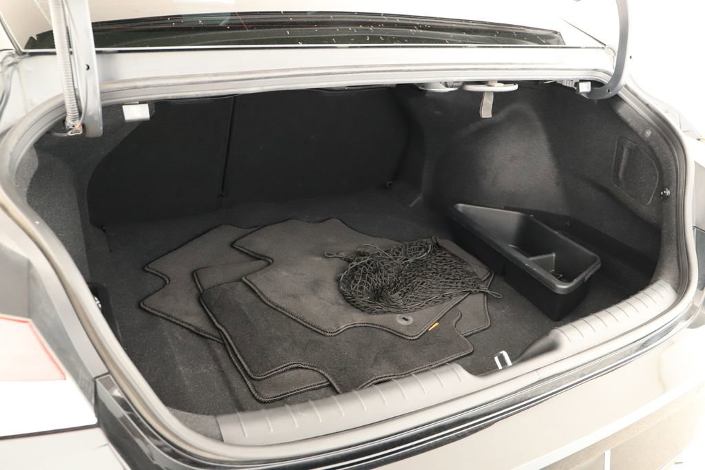 Used 2023 Hyundai Elantra Limited w/ Preferred Accessory Package image 28
