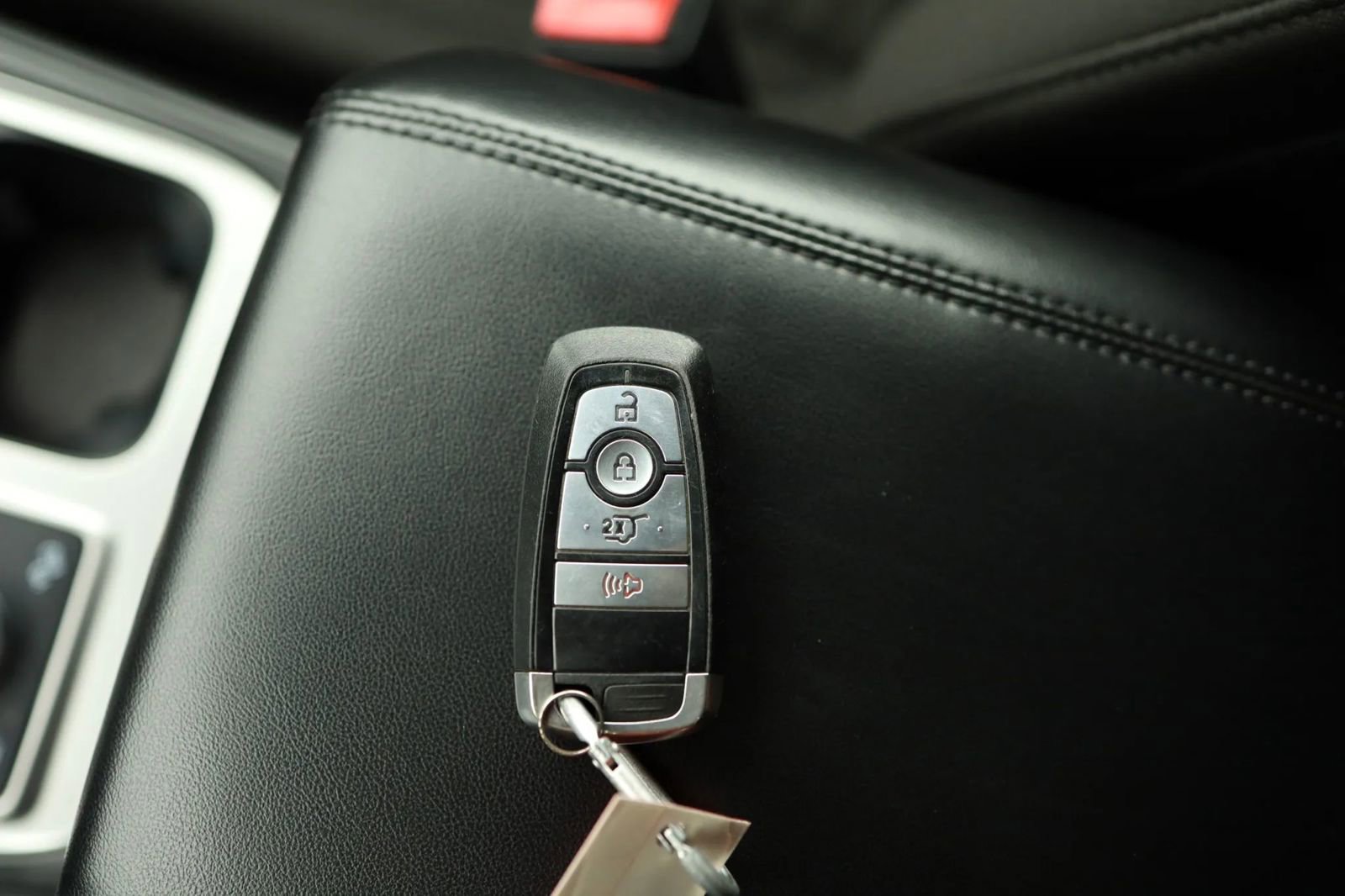 Used 2020 Ford Explorer XLT w/ Comfort Package image 25