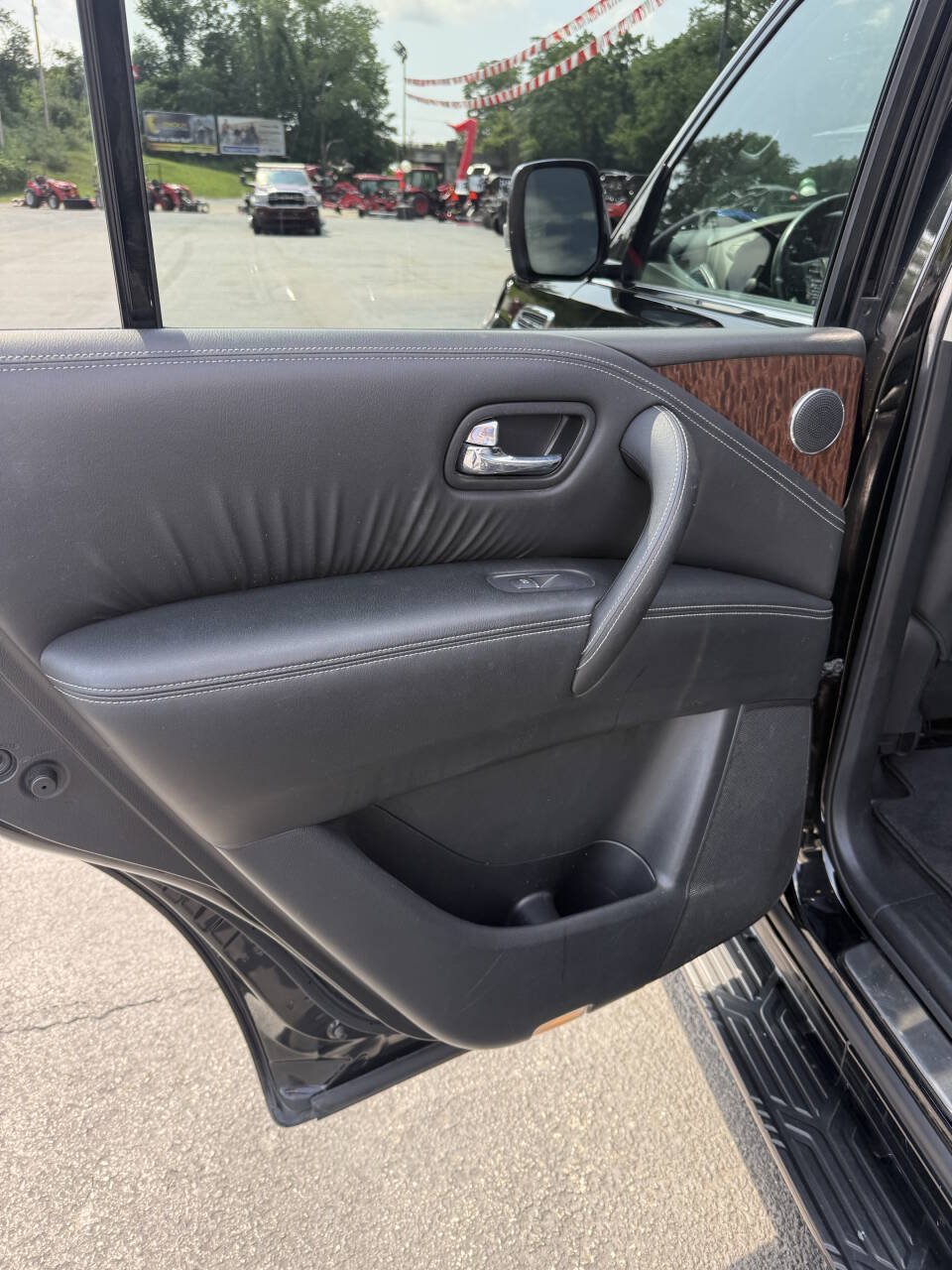Used 2019 Nissan Armada Platinum w/ Captain's Chairs Package AWD/4WD image 11