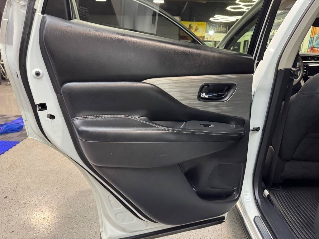 Used 2016 Nissan Murano S AWD/4WD image 14