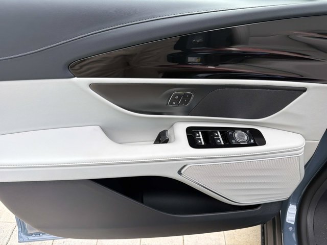 New 2026 Lincoln Nautilus Premier AWD/4WD image 7