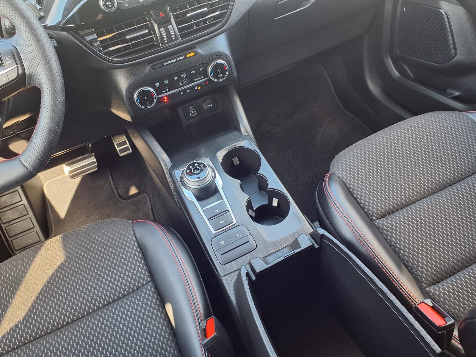 Certified 2024 Ford Escape ST-Line AWD/4WD image 10