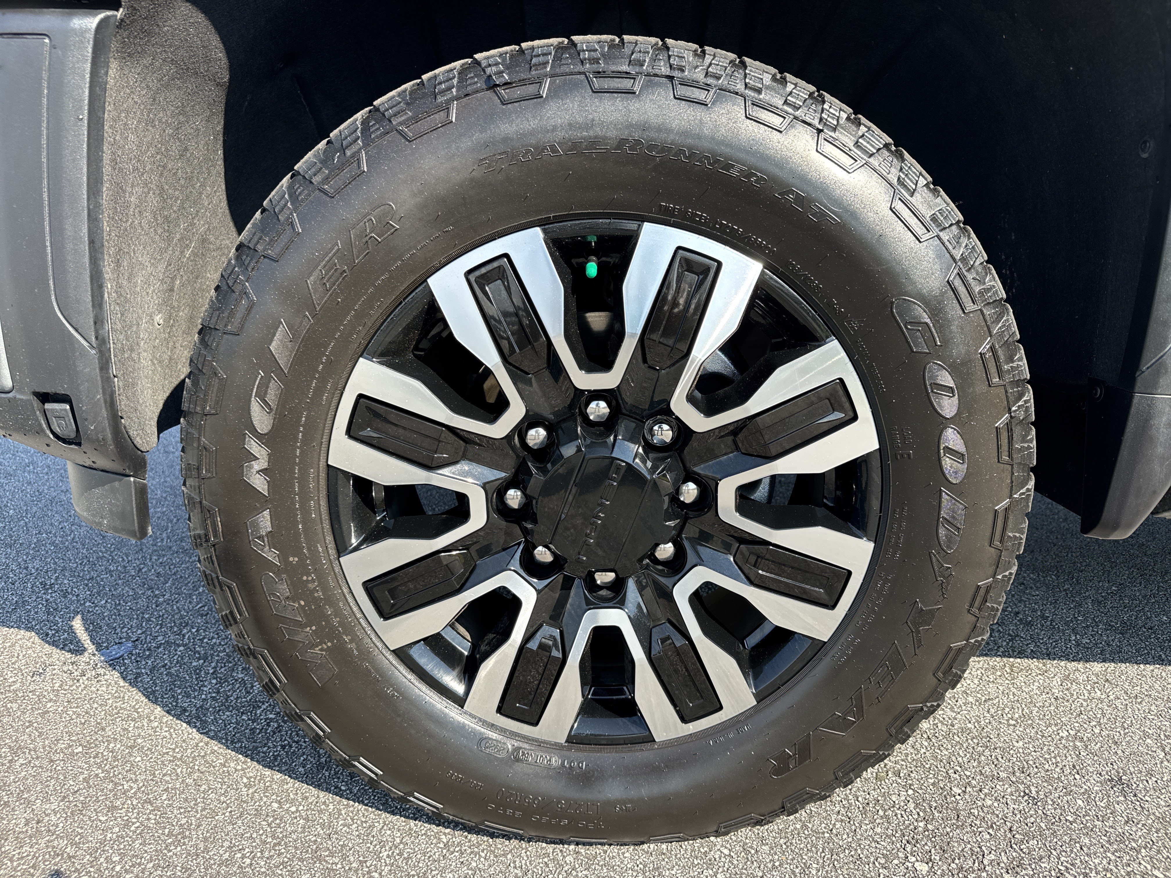 Used 2026 GMC Sierra 3500 Denali Ultimate AWD/4WD image 13