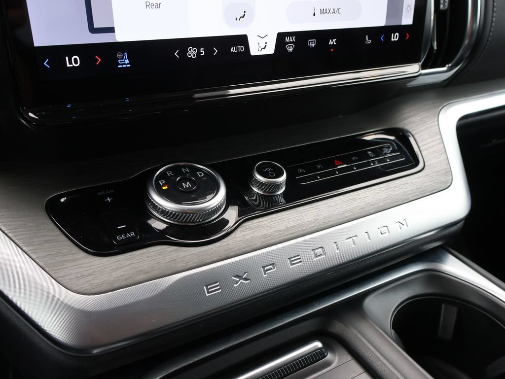 Used 2025 Ford Expedition Max Platinum AWD/4WD image 41