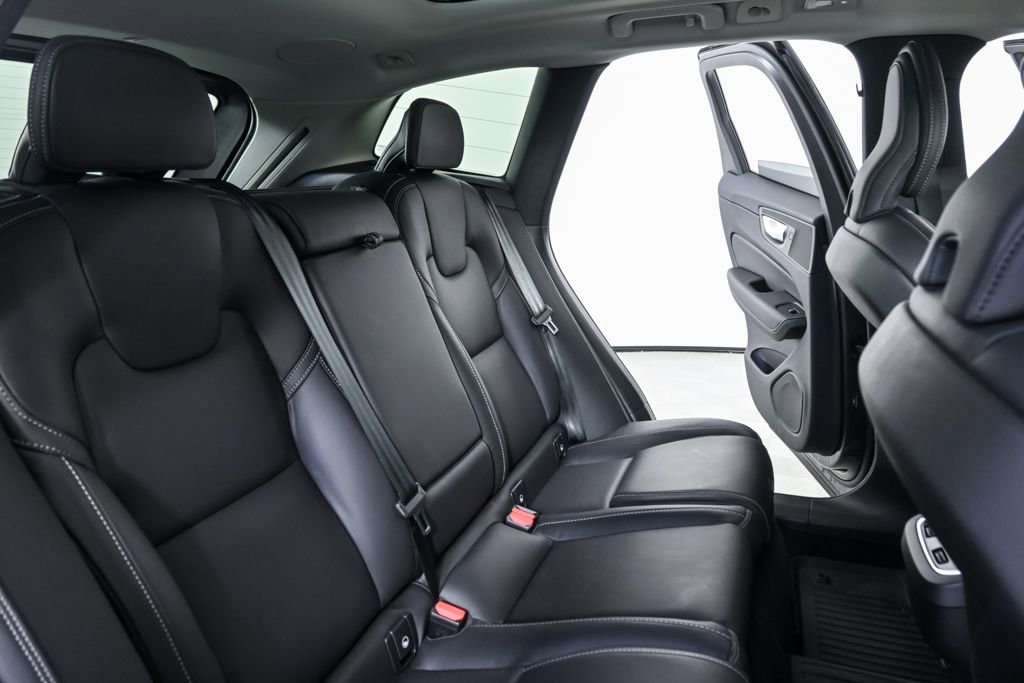 Certified 2023 Volvo XC60 B5 Ultimate w/ Protection Package Premier FWD image 25