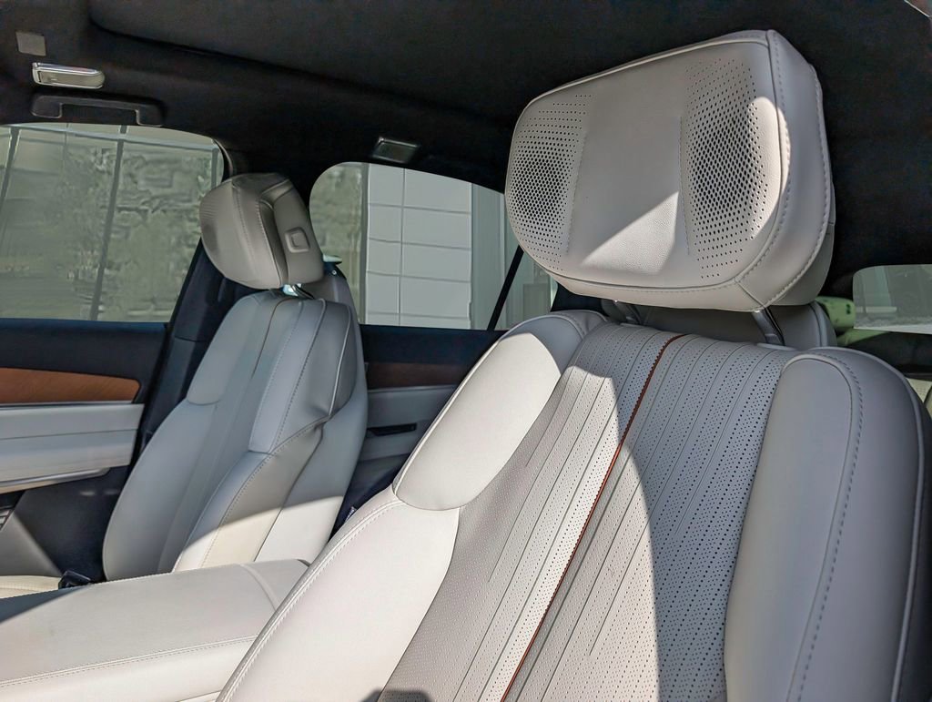 New 2026 Cadillac Vistiq Sport AWD/4WD image 8