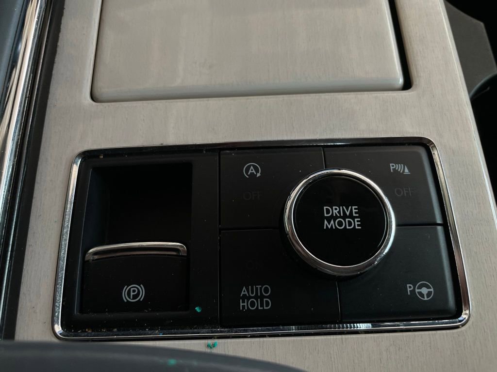 Used 2021 Lincoln Navigator Black Label w/ Cargo Convenience Package image 50