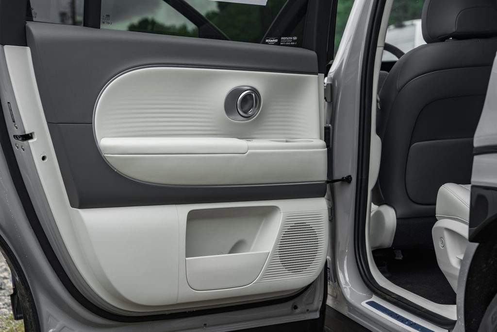 New 2026 Hyundai Ioniq 9 SEL image 36