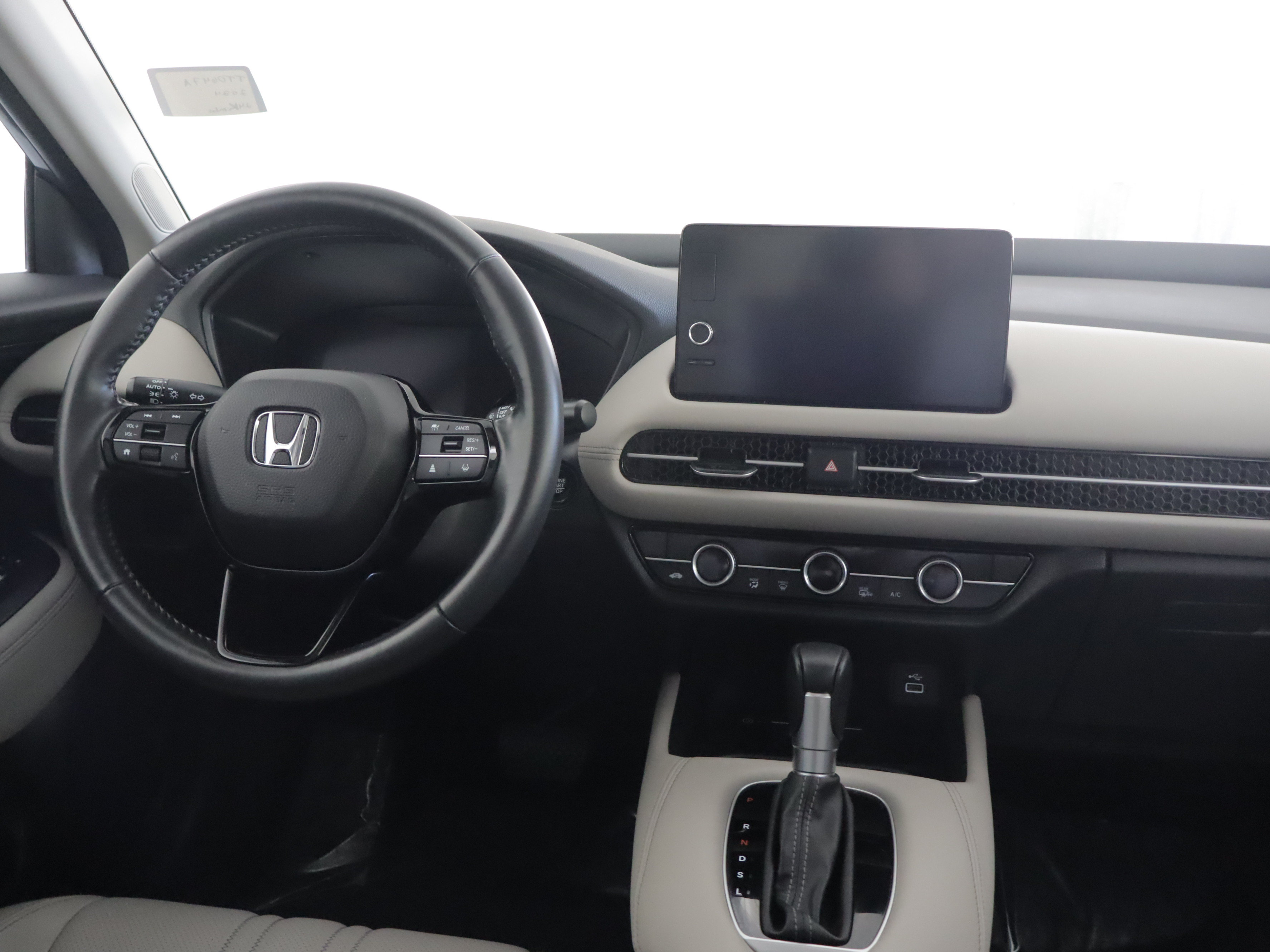 Used 2024 Honda HR-V EX-L image 2