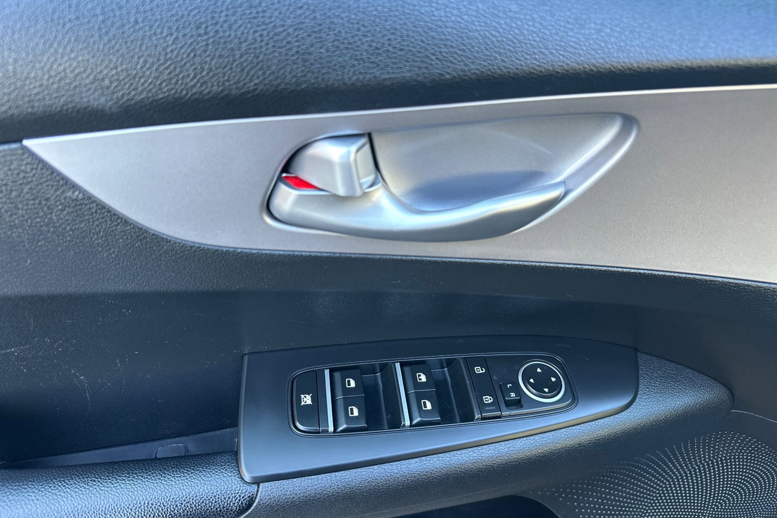 Used 2024 Kia Forte LXS image 11