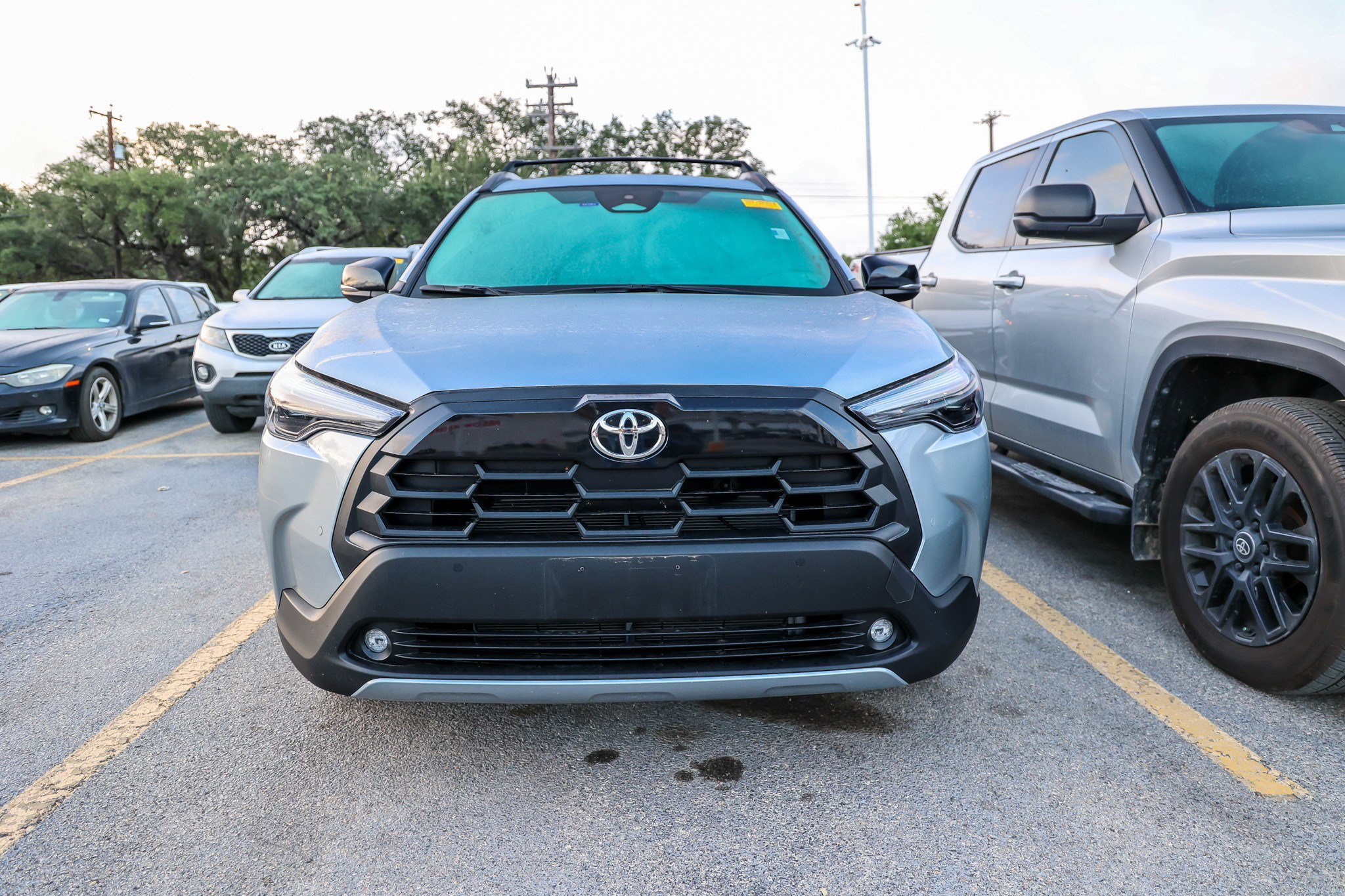 Used 2026 Toyota Corolla Cross XLE w/ Convenience Package FWD image 4
