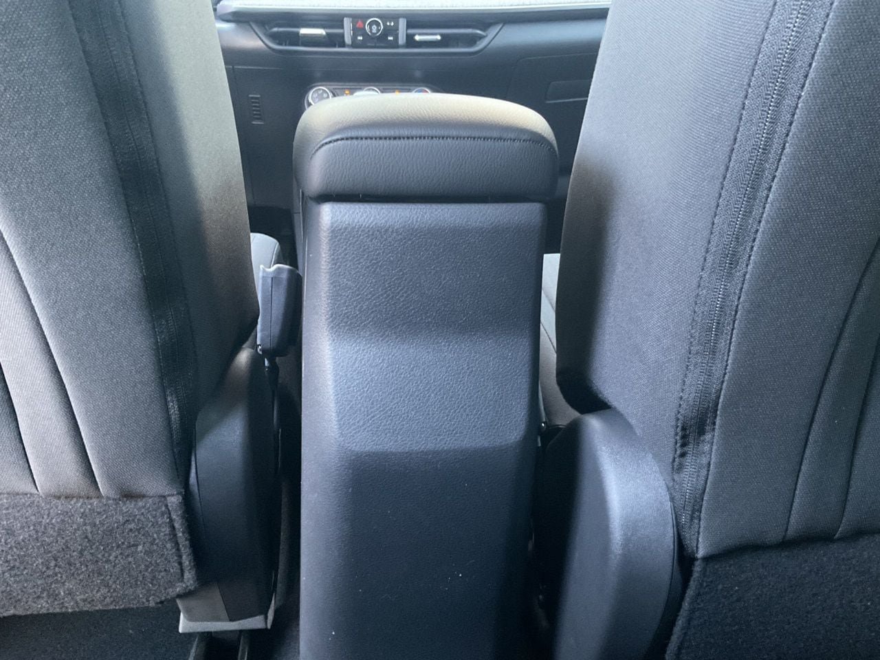 New 2027 Nissan Kicks S FWD image 11
