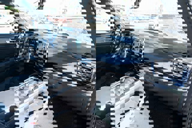 New 2026 Volkswagen Atlas Cross Sport SE image 32