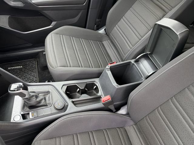 Used 2024 Volkswagen Tiguan S image 22