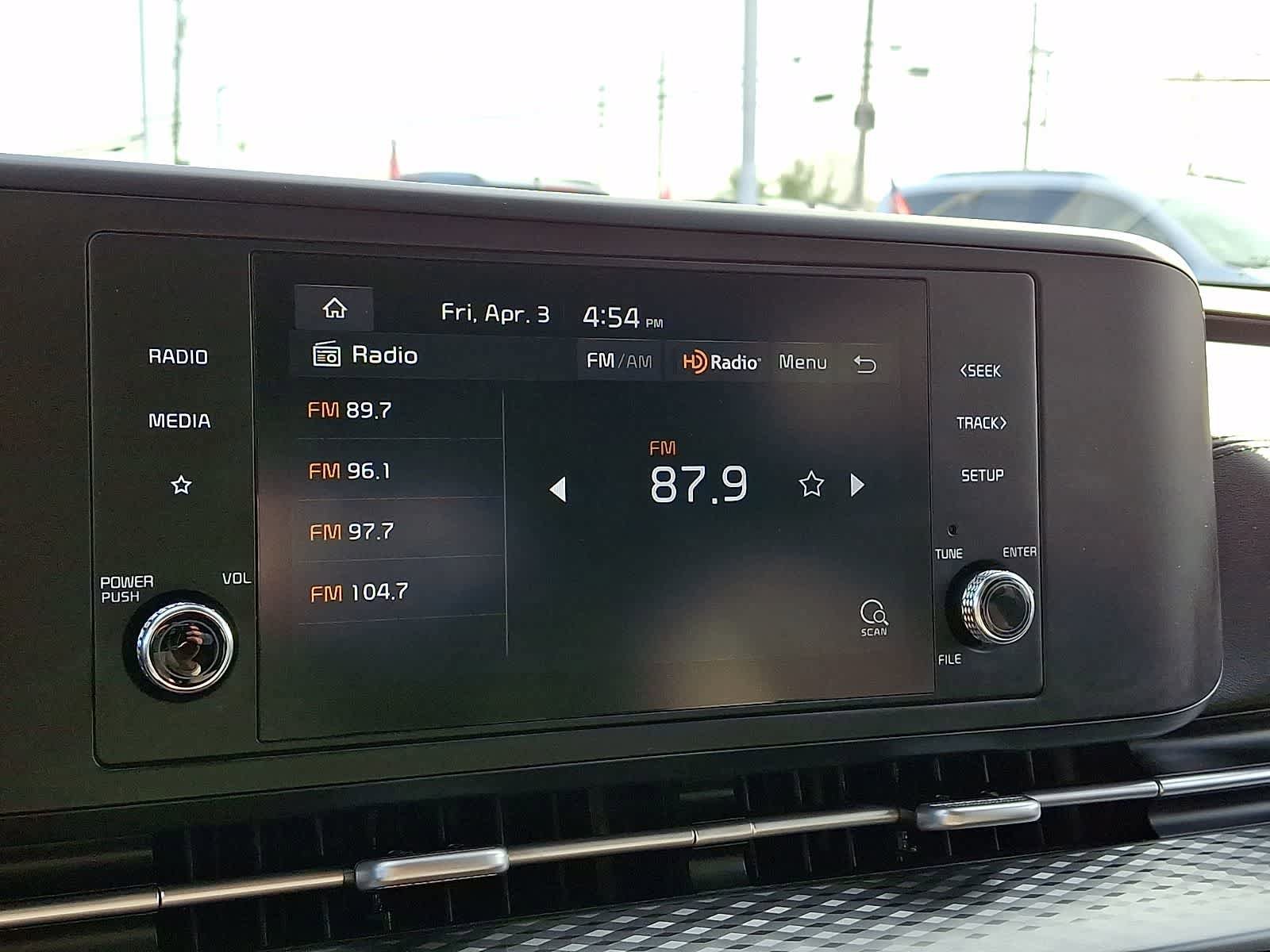 Used 2022 Kia Carnival LX image 18