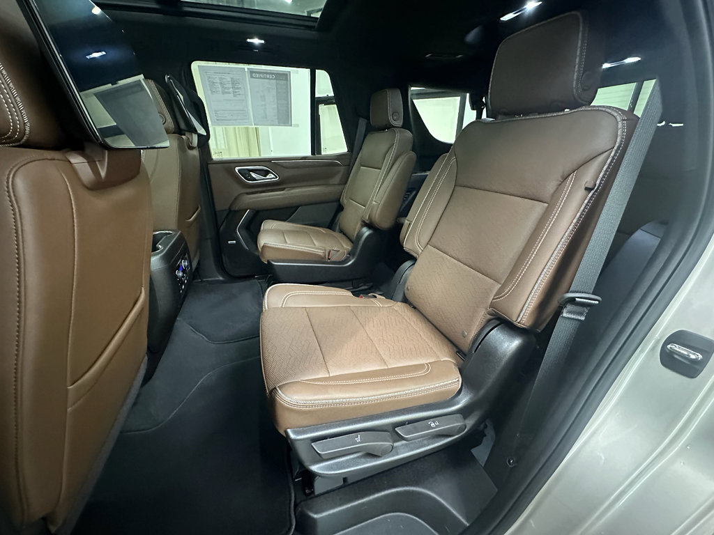 Used 2024 Chevrolet Tahoe High Country w/ Advanced Technology Package image 27