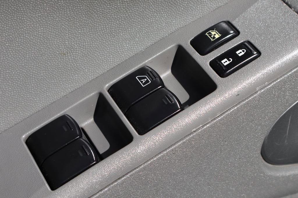 Used 2016 Nissan Frontier SV RWD image 17