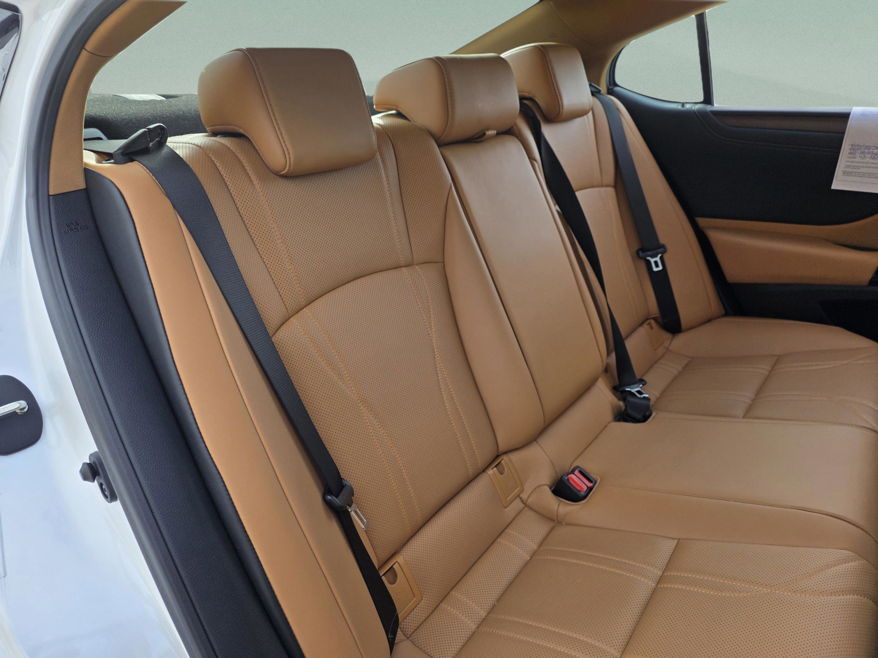 Used 2024 Lexus ES 350 w/ Luxury Package image 22