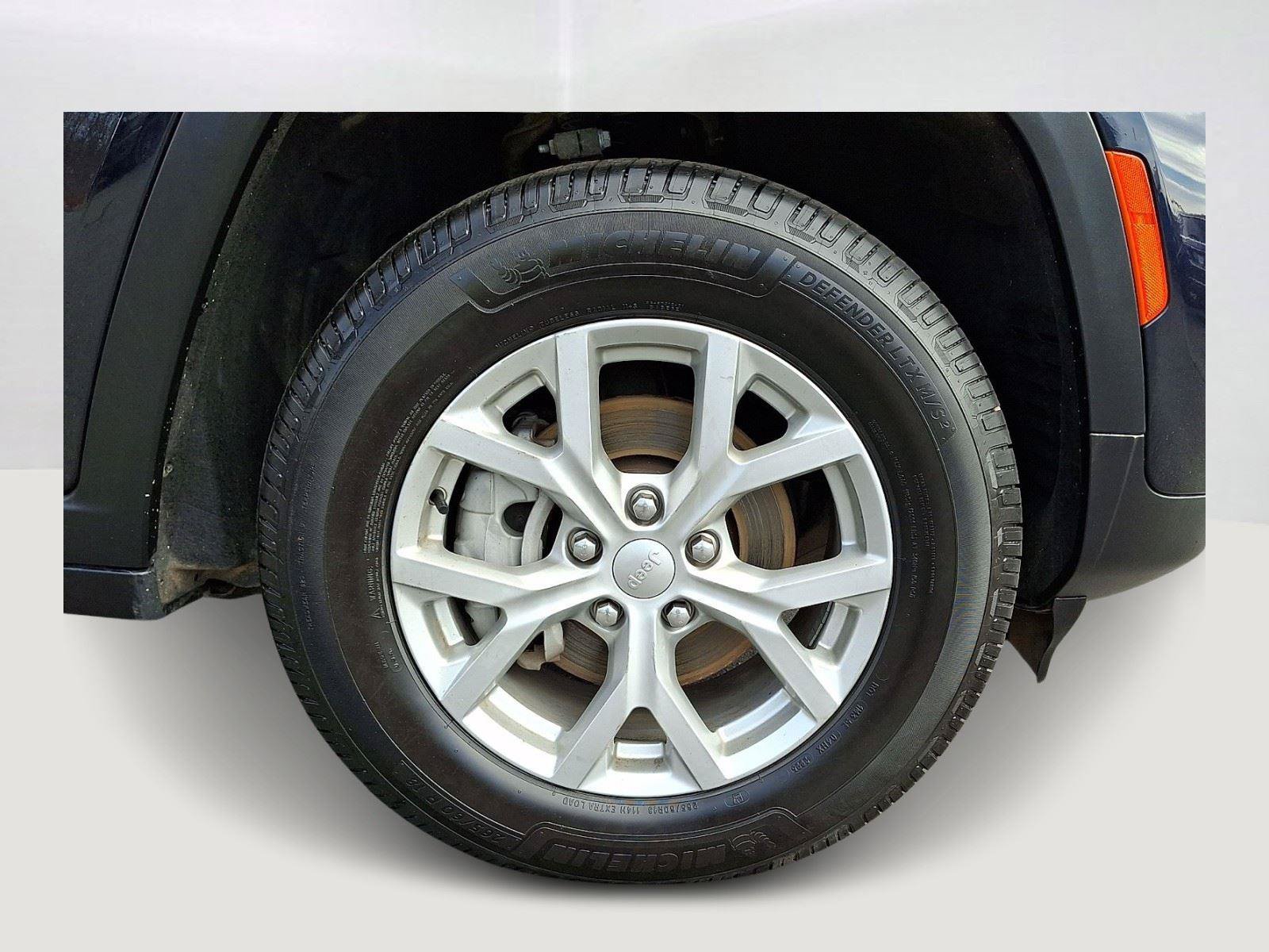 Used 2023 Jeep Grand Cherokee Limited AWD/4WD image 9