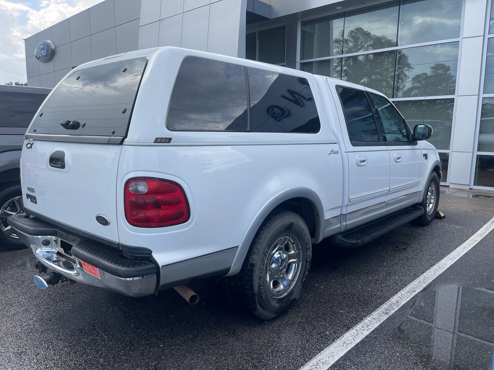 Used 2003 Ford F150 Lariat RWD image 3
