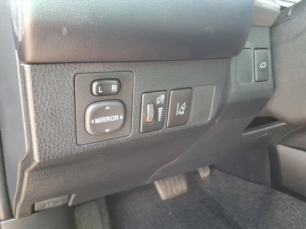 Used 2018 Toyota RAV4 Limited AWD/4WD image 21