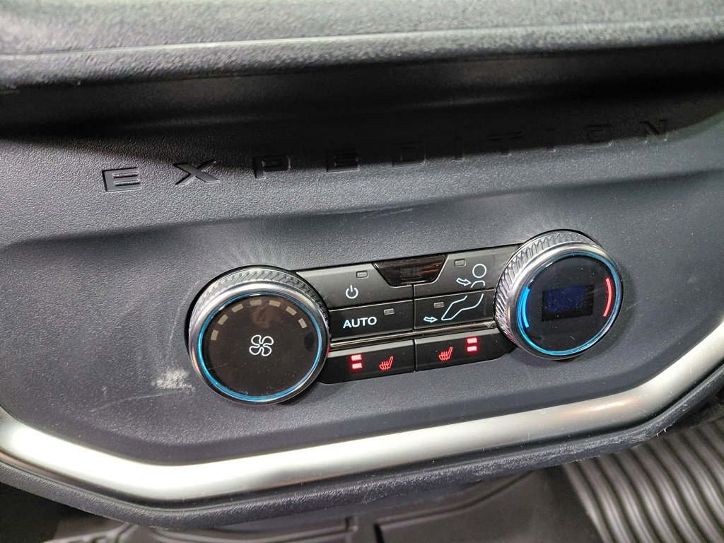 Certified 2025 Ford Expedition Max Platinum w/ Stealth Appearance Package image 9