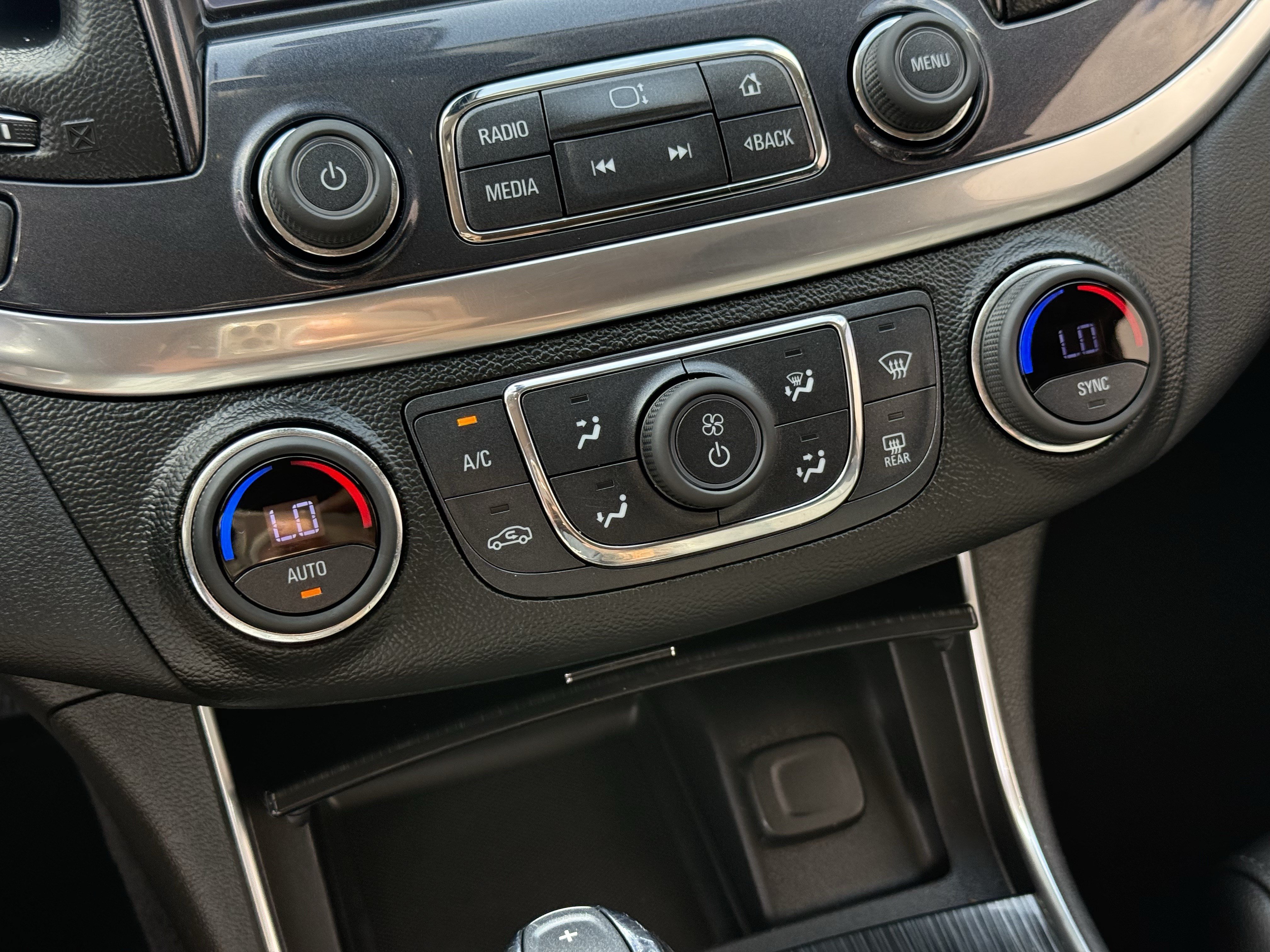 Used 2019 Chevrolet Impala LT FWD image 22