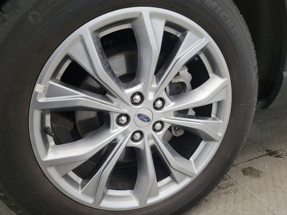 Used 2022 Ford Explorer XLT w/ Equipment Group 202A image 31