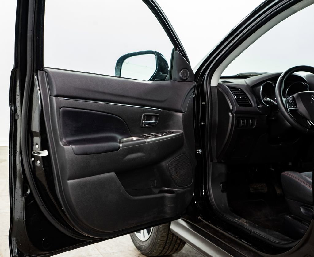 Used 2024 Mitsubishi Outlander Sport SE image 6