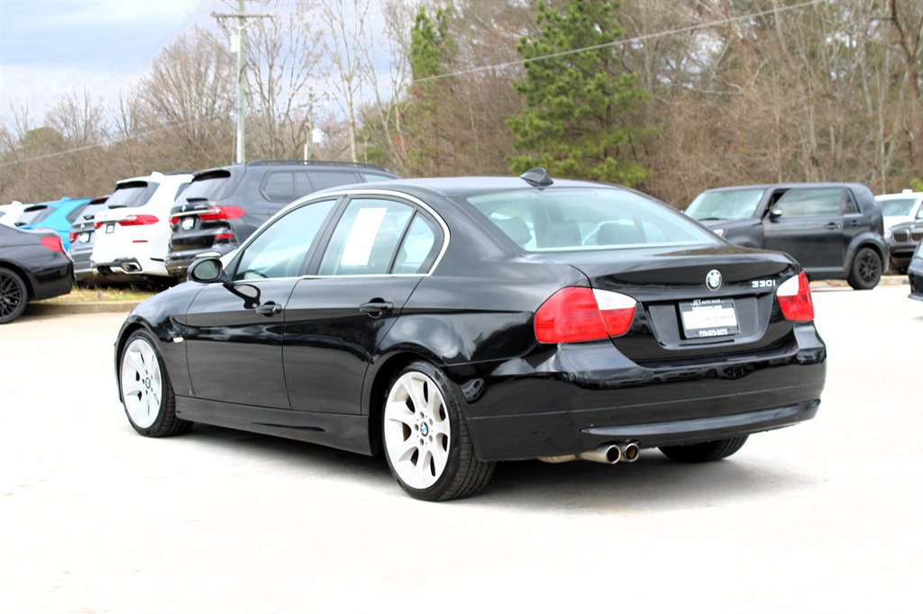 Used 2006 BMW 330i Sedan RWD image 5