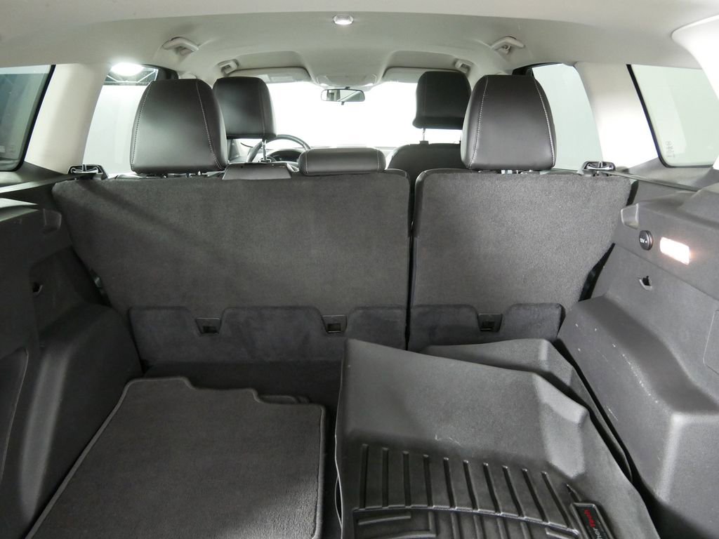 Used 2017 Ford Escape SE w/ SE Leather Comfort Package image 17