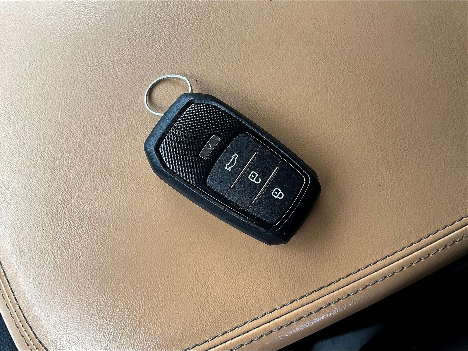 Used 2023 Kia Carnival EX FWD image 36