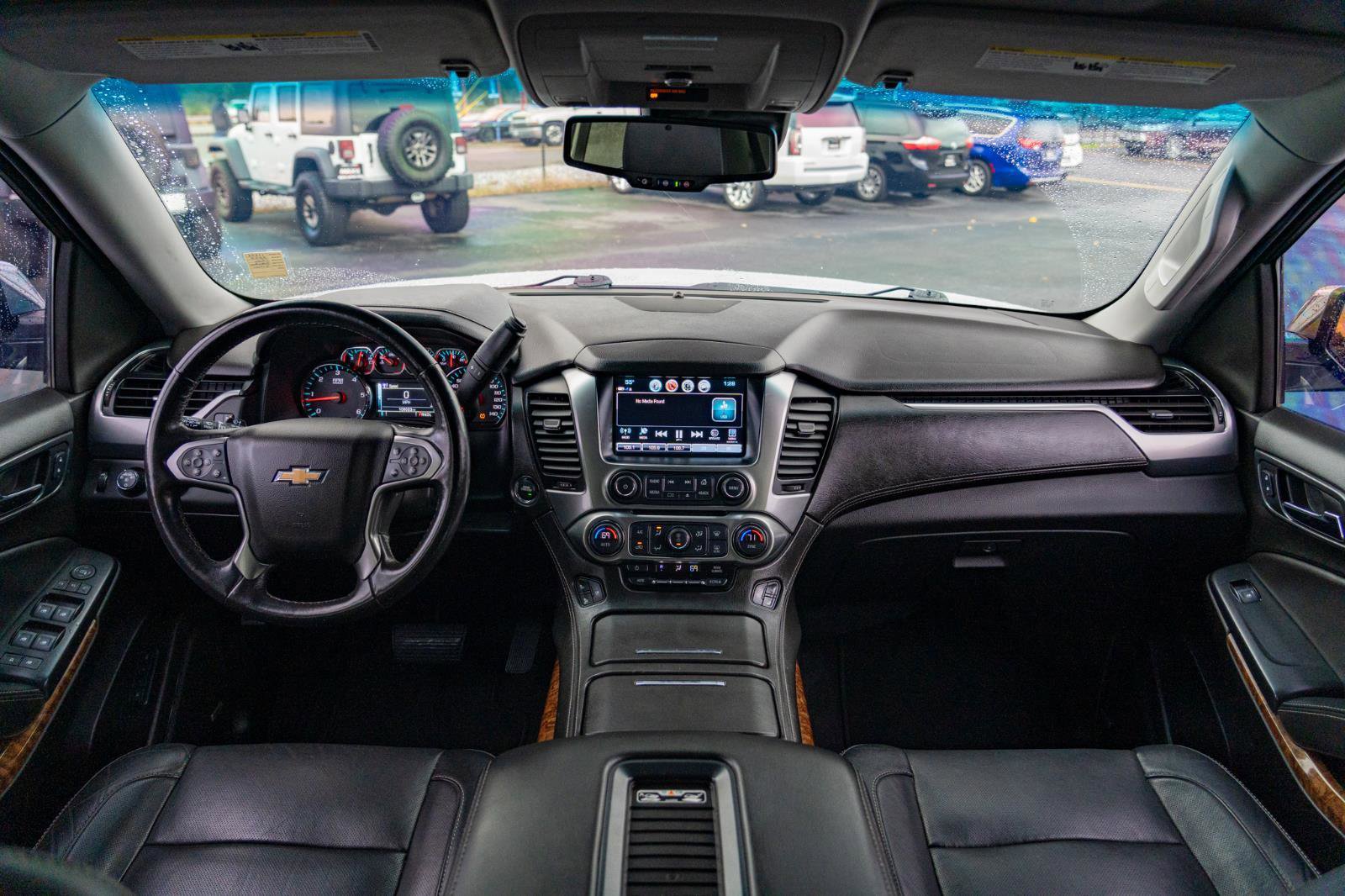 Used 2020 Chevrolet Suburban Premier AWD/4WD image 18