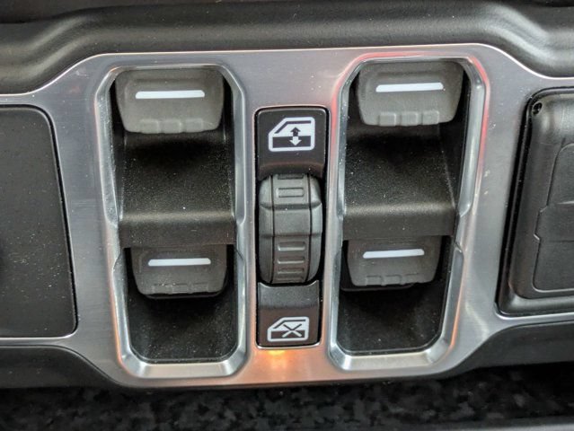 Used 2021 Jeep Gladiator Sport AWD/4WD image 23