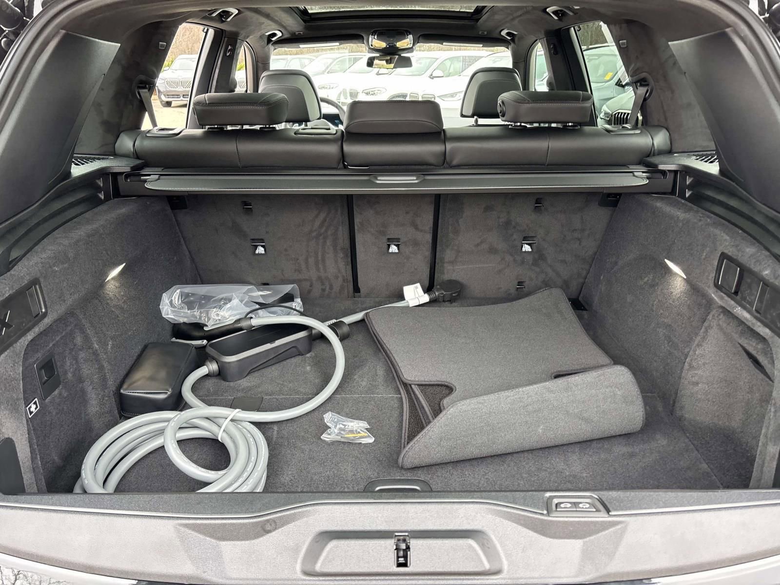 New 2026 BMW X5 xDrive50e image 9