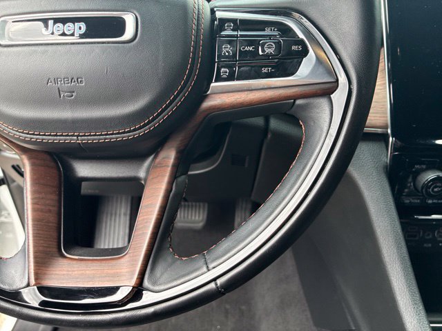 Used 2022 Jeep Grand Cherokee L Summit w/ Advanced Protech Group IV AWD/4WD image 24