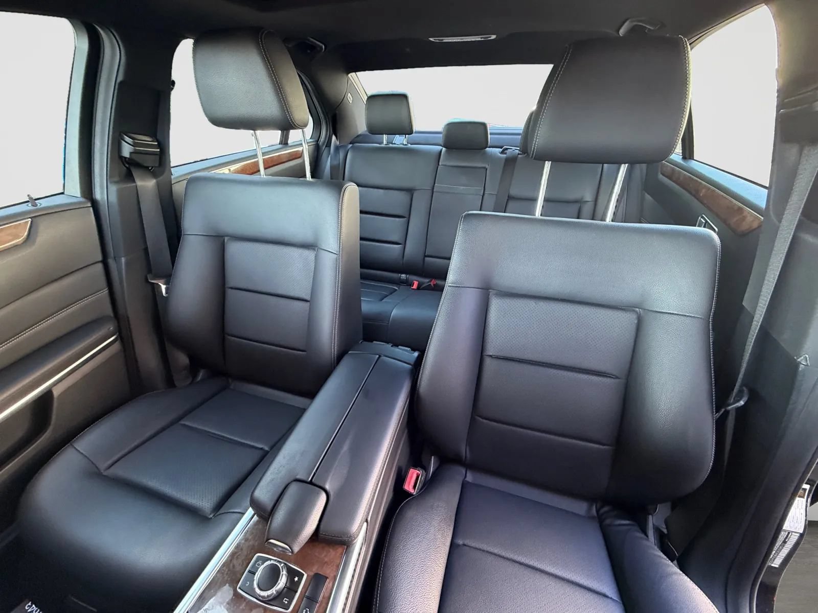 Used 2016 Mercedes-Benz E 350 4MATIC Sedan image 13