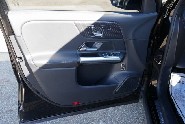 Used 2025 Mercedes-Benz GLA 250 4MATIC image 13