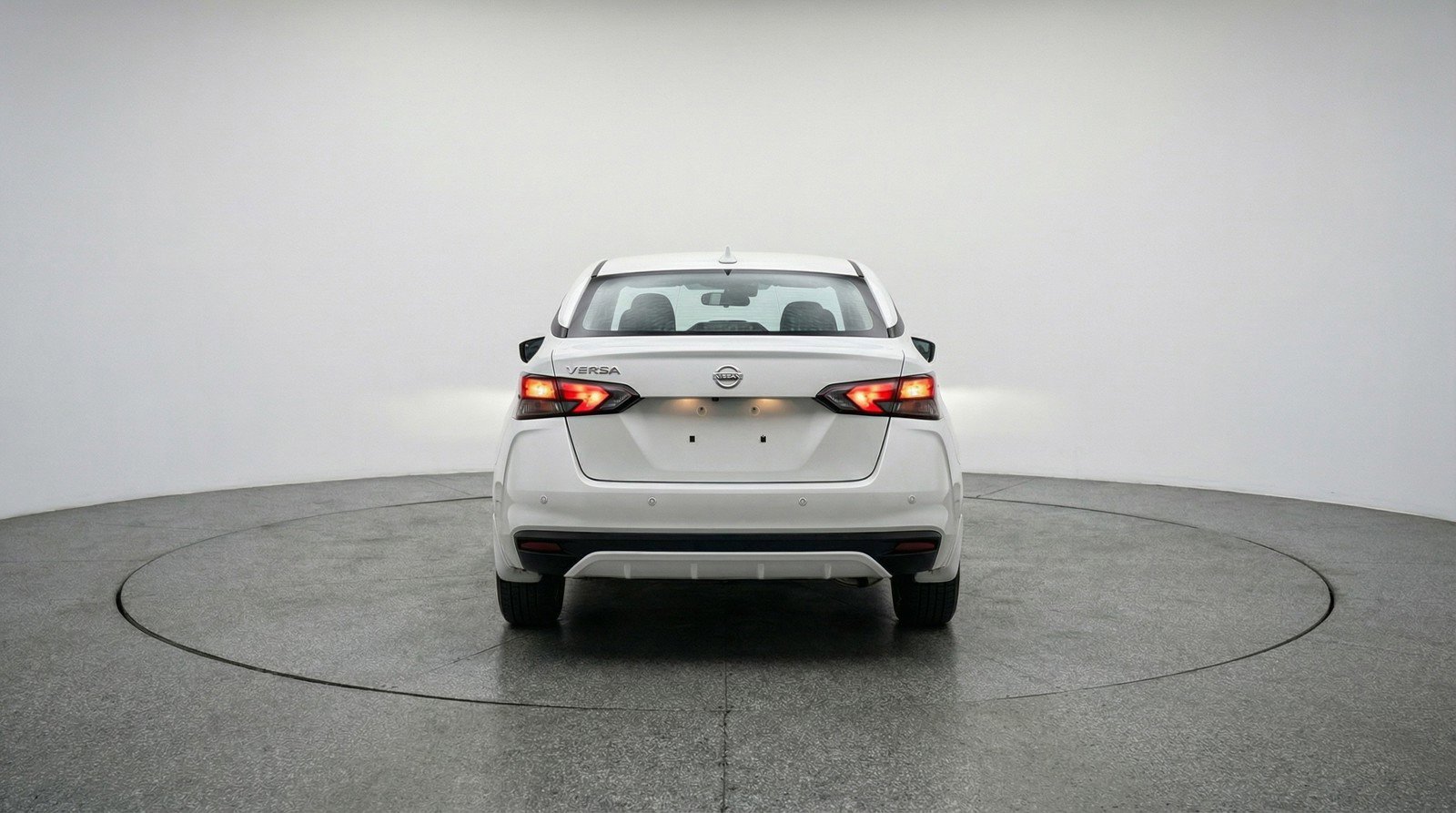 Used 2025 Nissan Versa SV image 7