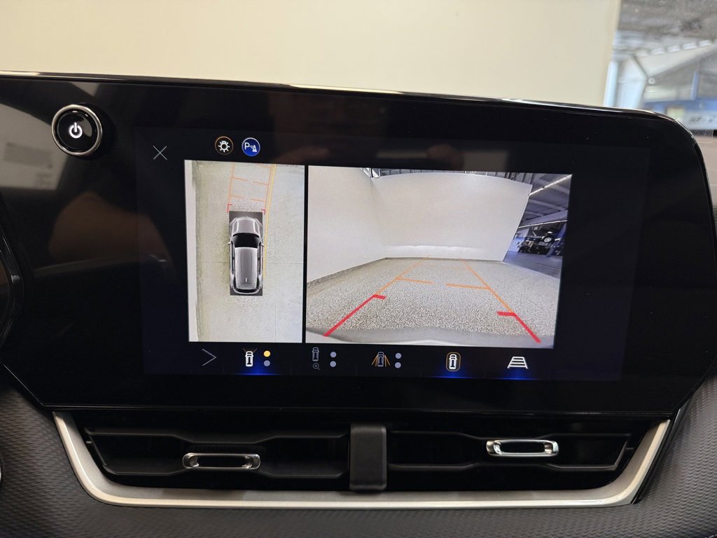 New 2026 Chevrolet Equinox LT w/ Convenience Package II image 13