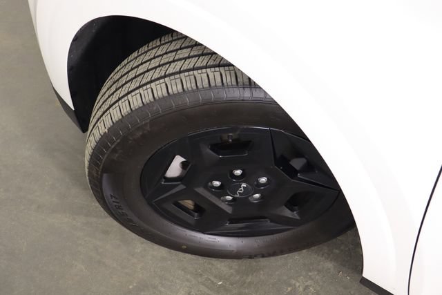 Used 2025 Kia Carnival FWD image 40