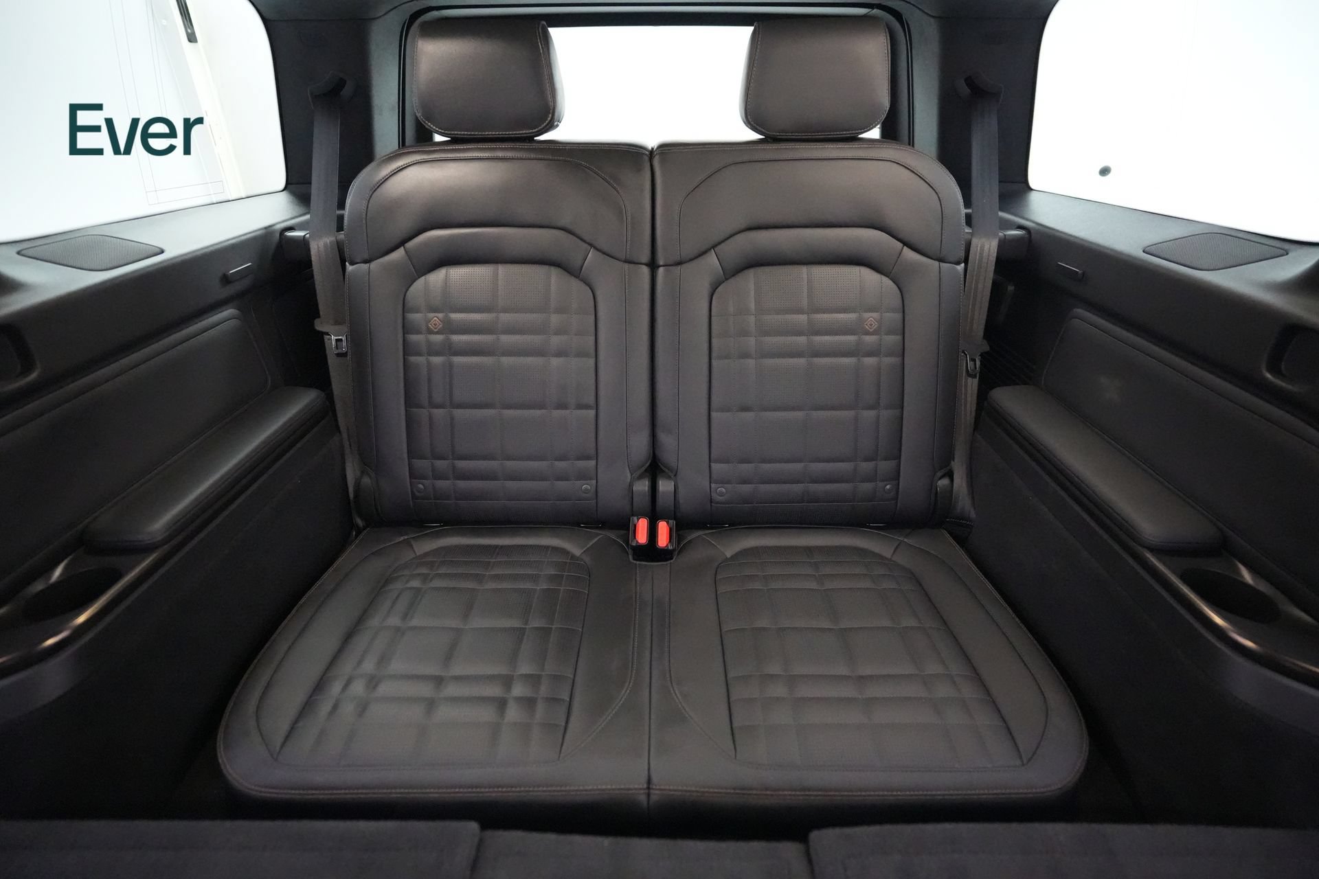 Used 2025 Rivian R1S Premium AWD/4WD image 25