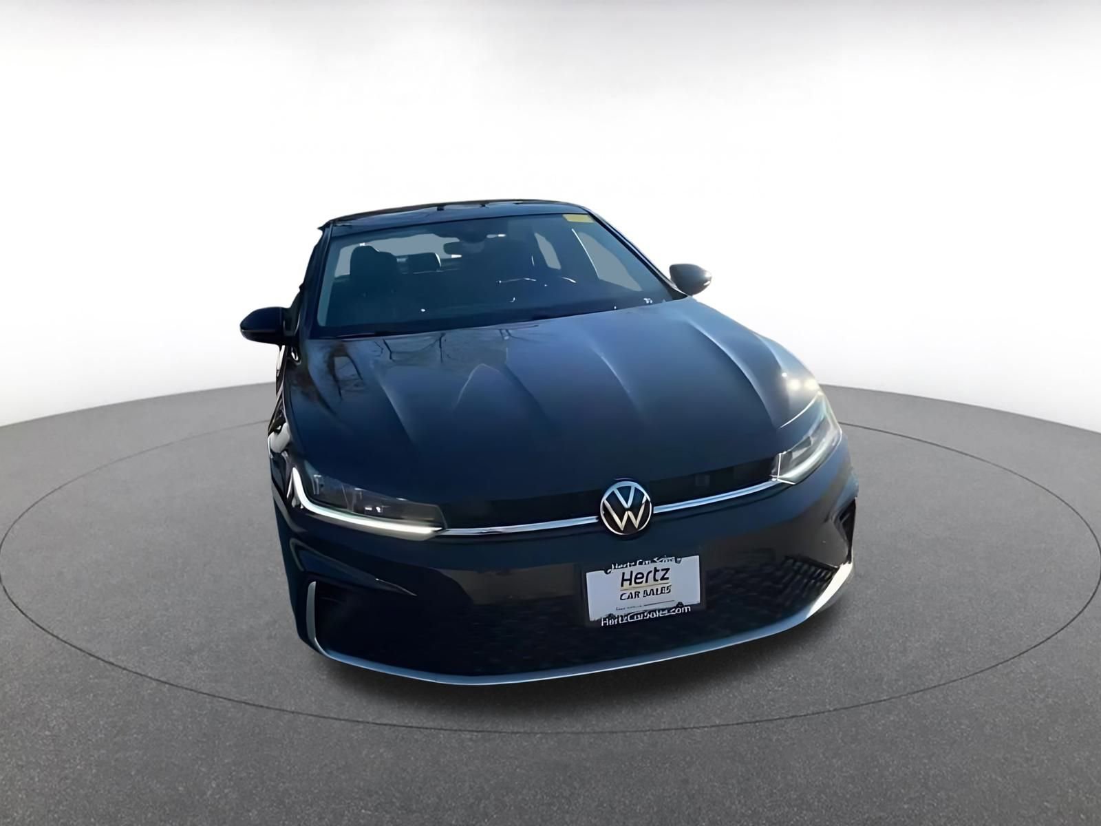 Used 2025 Volkswagen Jetta SE image 16