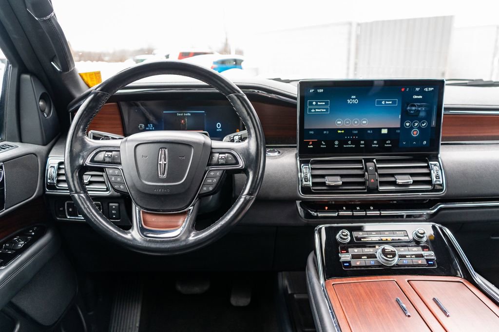 Used 2023 Lincoln Navigator Reserve image 17