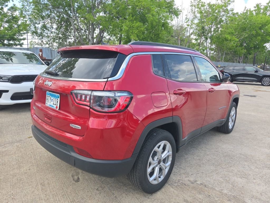Used 2025 Jeep Compass Latitude w/ Sun & Sound Group image 11