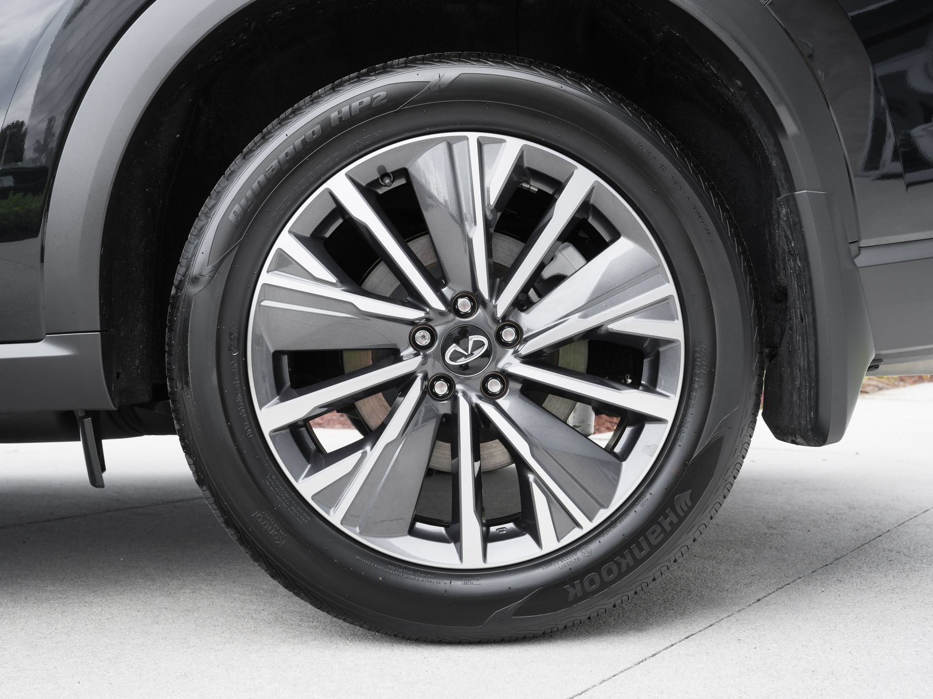 Certified 2026 INFINITI QX60 Luxe w/ Family Package FWD image 28