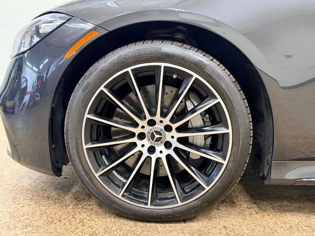 Used 2022 Mercedes-Benz S 580 4MATIC Sedan w/ AMG Line Package image 27